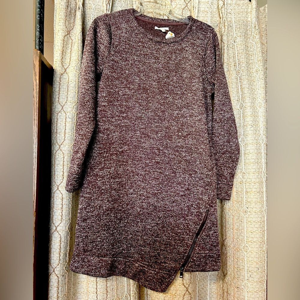 🛍️ Maurices ladies med brown white long sweater